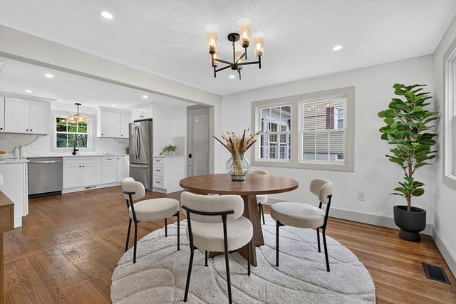 8 Bartlett St, Peabody, MA 01960