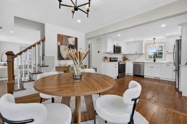 8 Bartlett St, Peabody, MA 01960