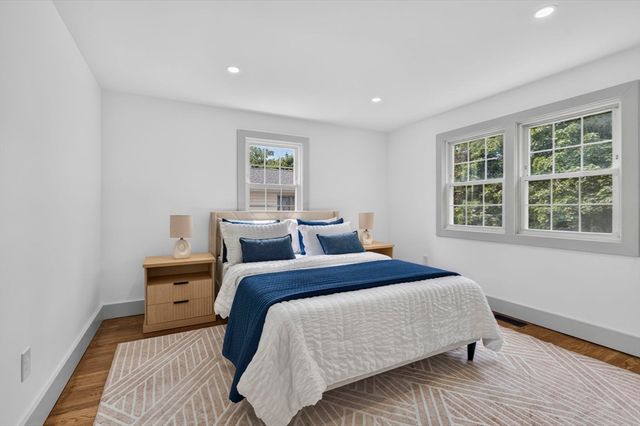 8 Bartlett St, Peabody, MA 01960