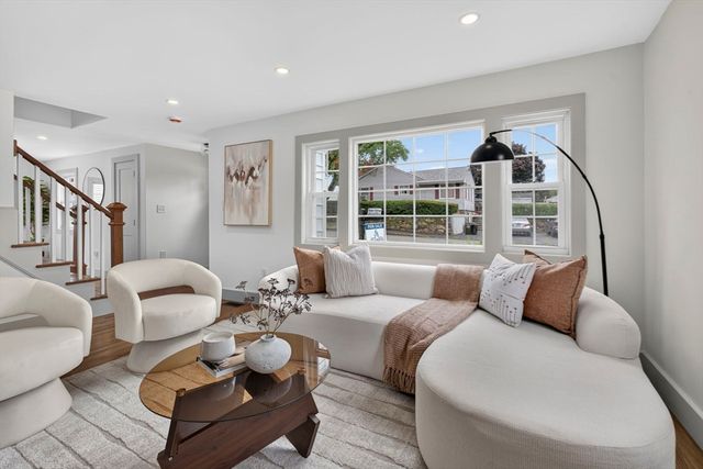8 Bartlett St, Peabody, MA 01960