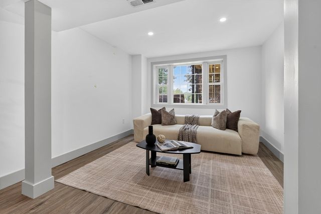 8 Bartlett St, Peabody, MA 01960