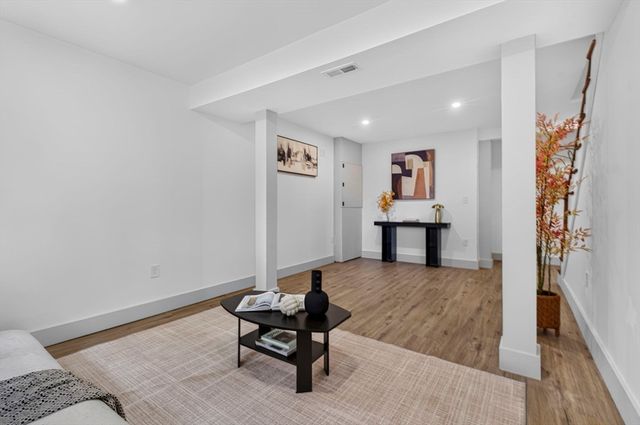 8 Bartlett St, Peabody, MA 01960