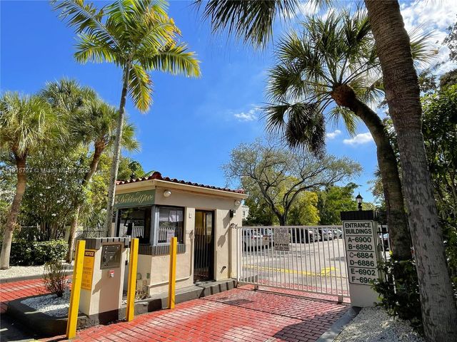 6904 N Kendall Dr F408, Pinecrest, FL 33156