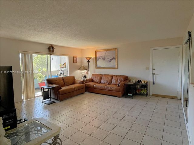 6904 N Kendall Dr F408, Pinecrest, FL 33156