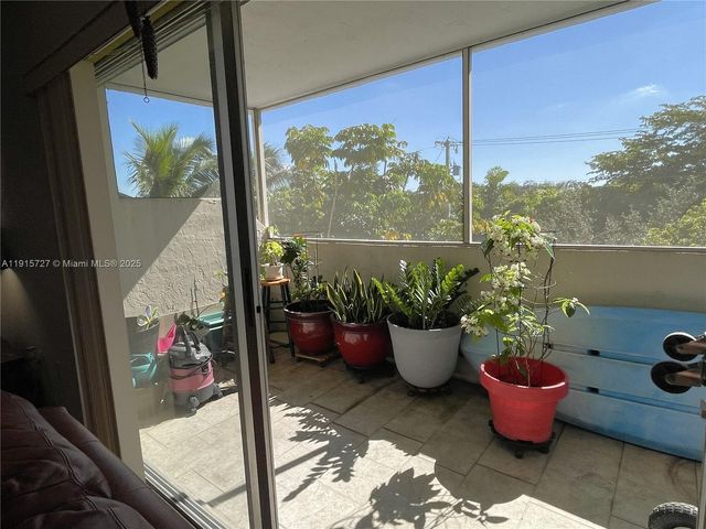 6904 N Kendall Dr F408, Pinecrest, FL 33156