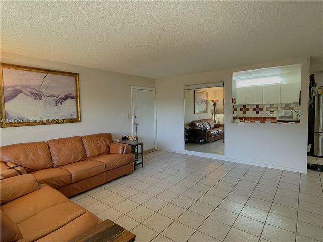 6904 N Kendall Dr F408, Pinecrest, FL 33156