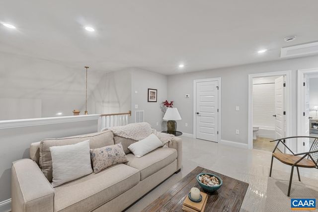 2010 LARKIN LN, Crozet, VA 22932