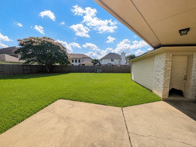 1918 Rustic Oak Lane, Richmond, TX 77469