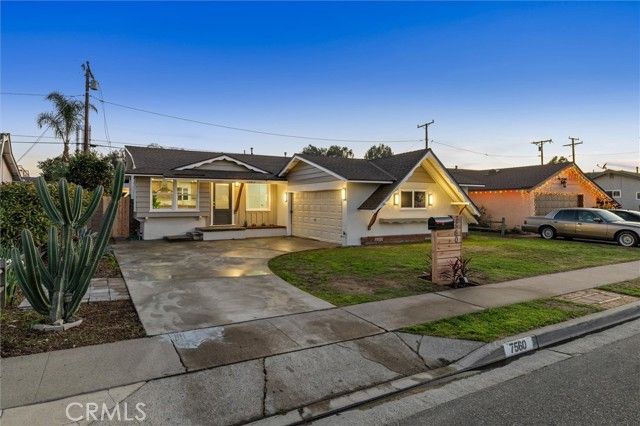 7560 El Escorial, Buena Park, CA 90620