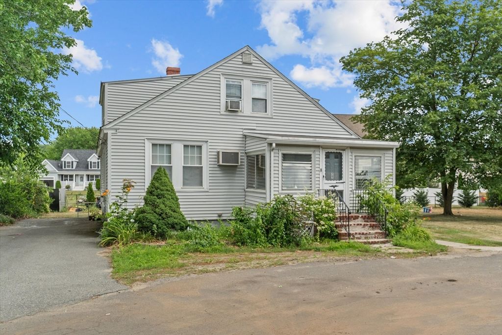 29 Wallace St, Methuen, MA 01844