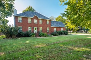 311 Orchard Park Dr, White House, TN 37188
