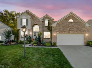 5068 Walden Lane, Brunswick, OH 44212