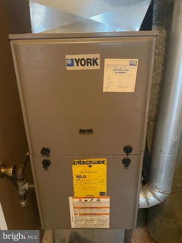 86 E RIVER DR, Willingboro, NJ 08046