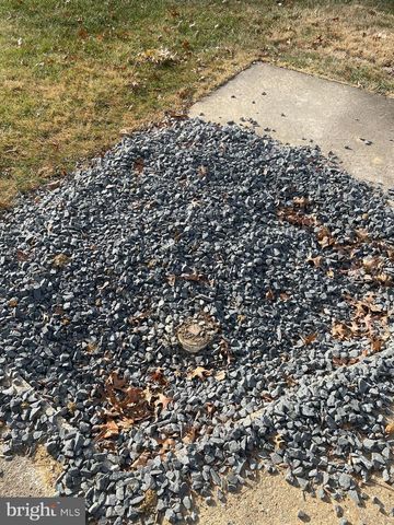 86 E RIVER DR, Willingboro, NJ 08046