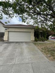 2212 Southwood Dr, Pittsburg, CA 94565
