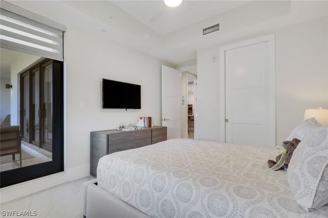 1135 3rd AVE S 403, Naples, FL 34102