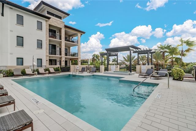 1135 3rd AVE S 403, Naples, FL 34102