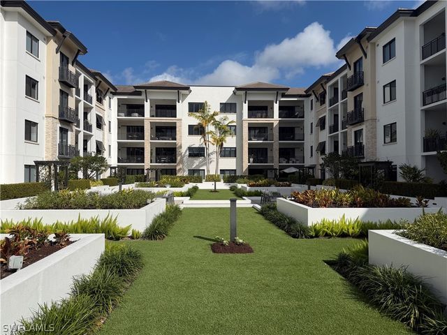 1135 3rd AVE S 403, Naples, FL 34102