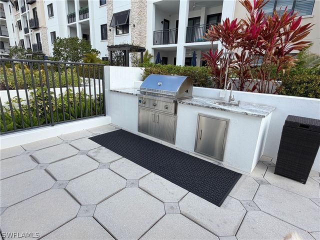 1135 3rd AVE S 403, Naples, FL 34102