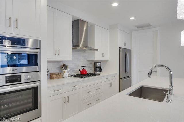 1135 3rd AVE S 403, Naples, FL 34102