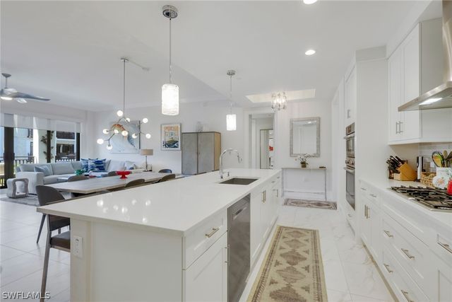 1135 3rd AVE S 403, Naples, FL 34102