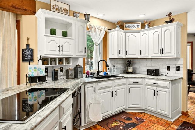 6570 S Pike Drive, Larkspur, CO 80118