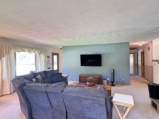 1331 S Crosby Avenue, Janesville, WI 53546