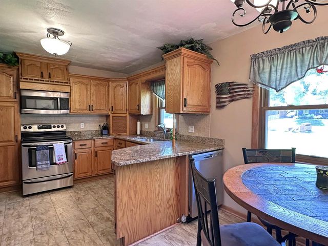 1331 S Crosby Avenue, Janesville, WI 53546
