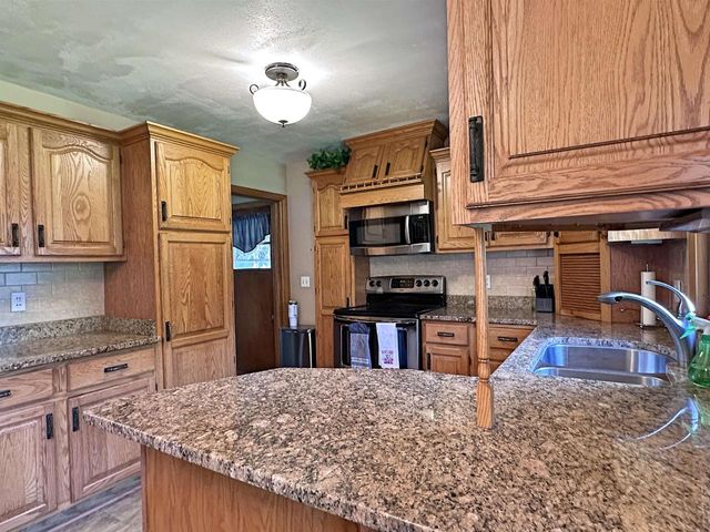 1331 S Crosby Avenue, Janesville, WI 53546