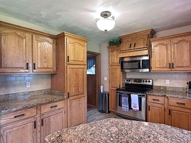 1331 S Crosby Avenue, Janesville, WI 53546