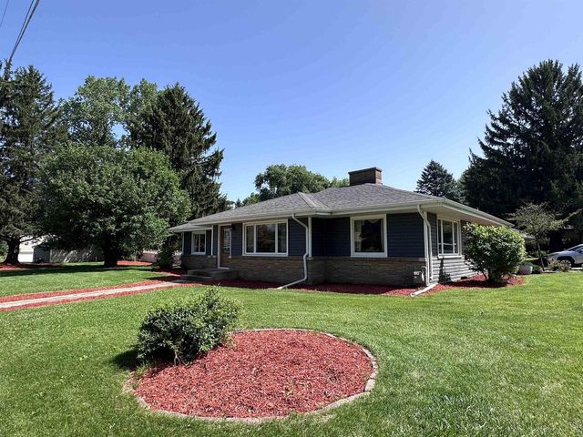 1331 S Crosby Avenue, Janesville, WI 53546