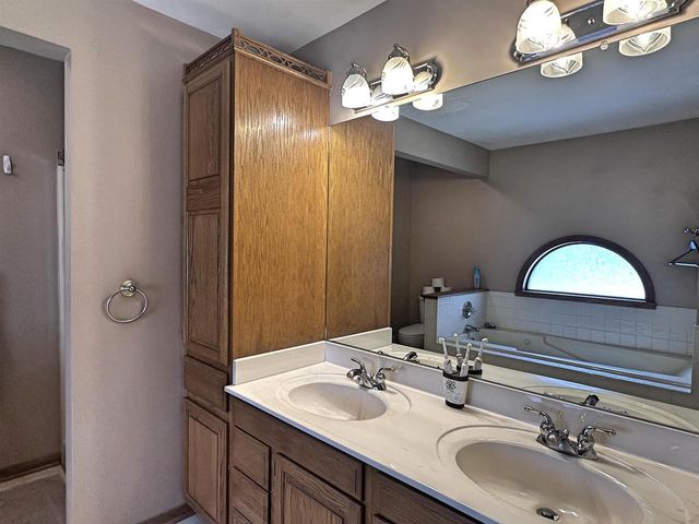 1331 S Crosby Avenue, Janesville, WI 53546