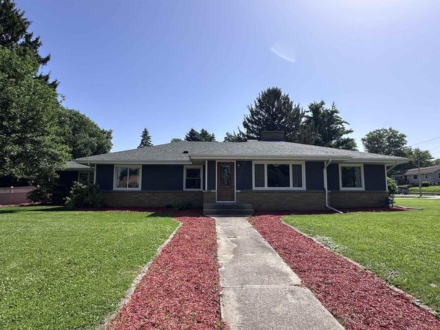 1331 S Crosby Avenue, Janesville, WI 53546
