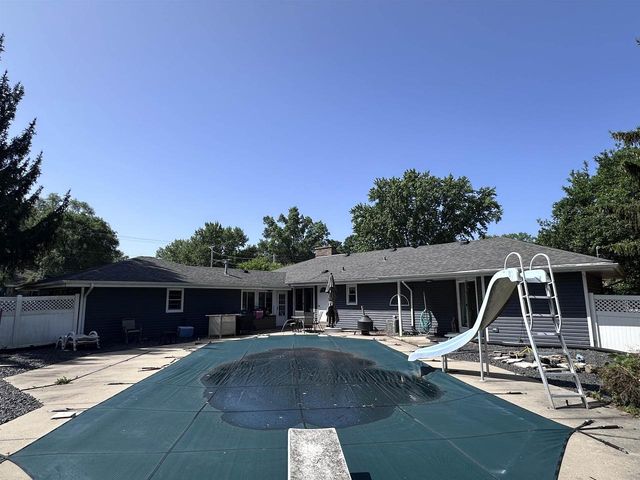 1331 S Crosby Avenue, Janesville, WI 53546