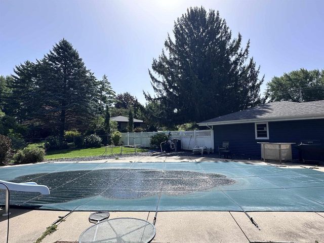 1331 S Crosby Avenue, Janesville, WI 53546