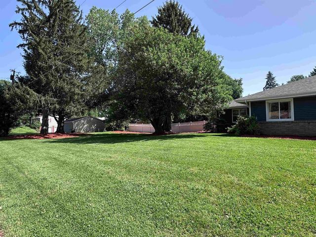 1331 S Crosby Avenue, Janesville, WI 53546