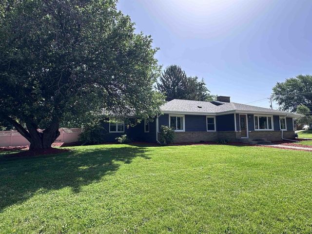 1331 S Crosby Avenue, Janesville, WI 53546