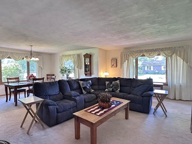 1331 S Crosby Avenue, Janesville, WI 53546