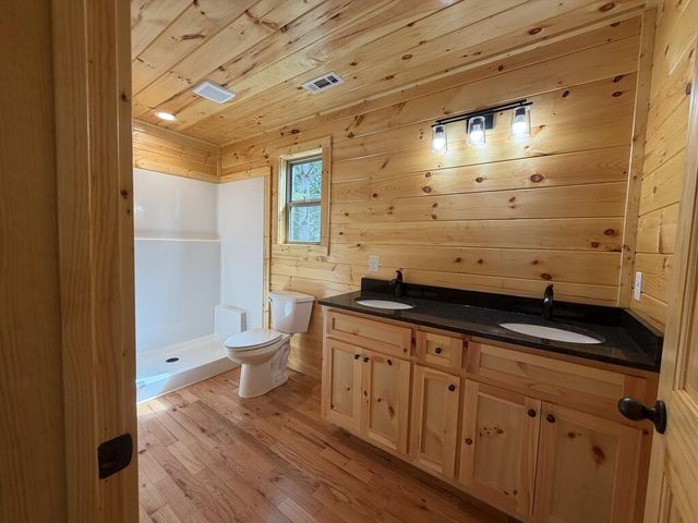99 Noelle's Pass, Murphy, NC 28906