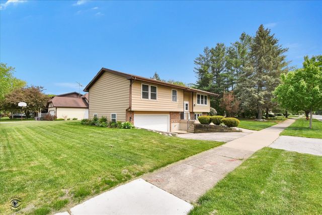 99 Mayer Avenue, Wheeling, IL 60090