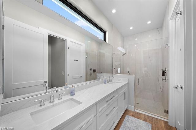 828 100th AVE N, Naples, FL 34108