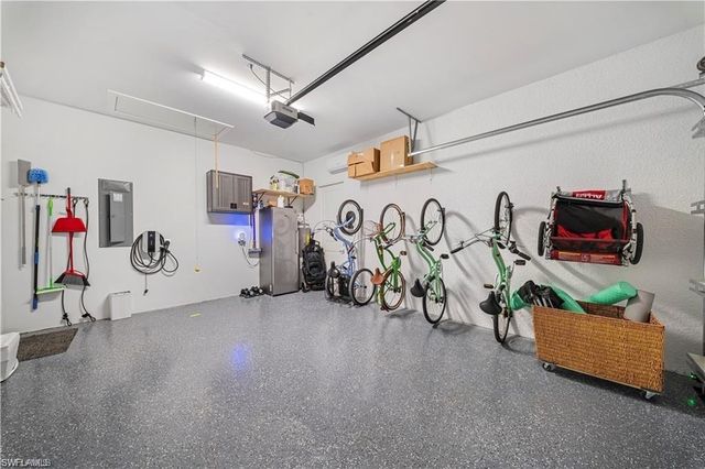 828 100th AVE N, Naples, FL 34108