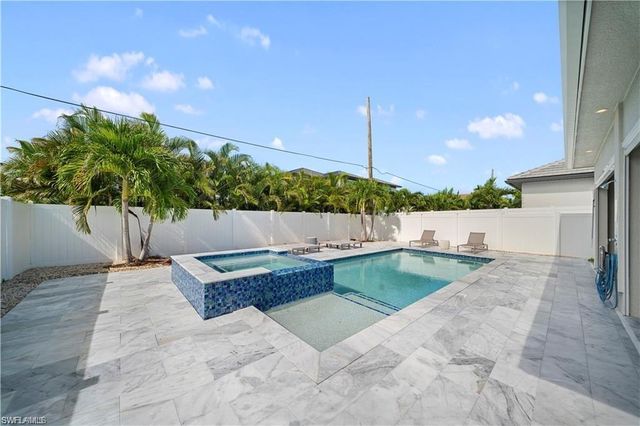 828 100th AVE N, Naples, FL 34108