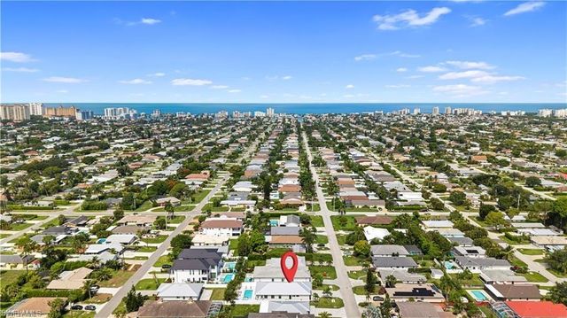 828 100th AVE N, Naples, FL 34108
