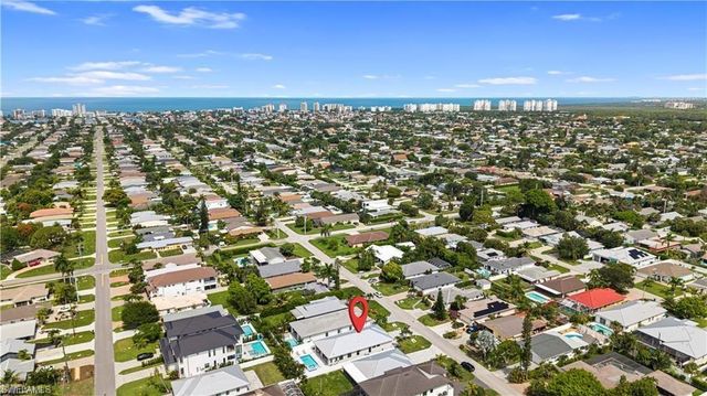 828 100th AVE N, Naples, FL 34108