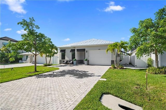 828 100th AVE N, Naples, FL 34108