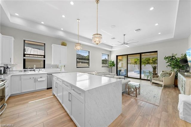 828 100th AVE N, Naples, FL 34108