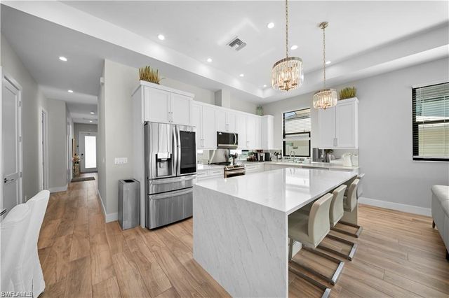 828 100th AVE N, Naples, FL 34108