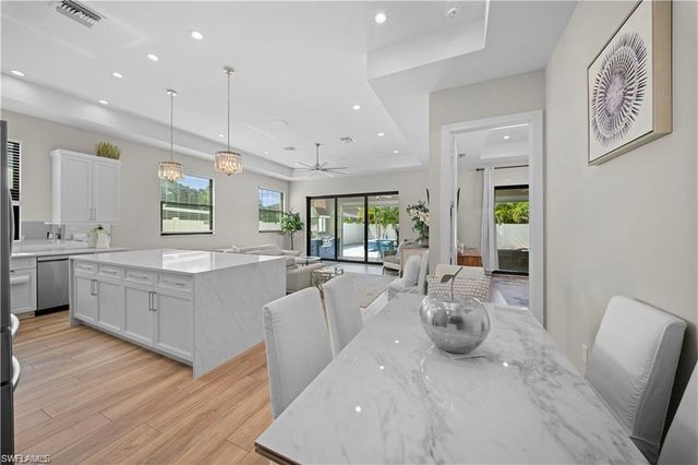 828 100th AVE N, Naples, FL 34108