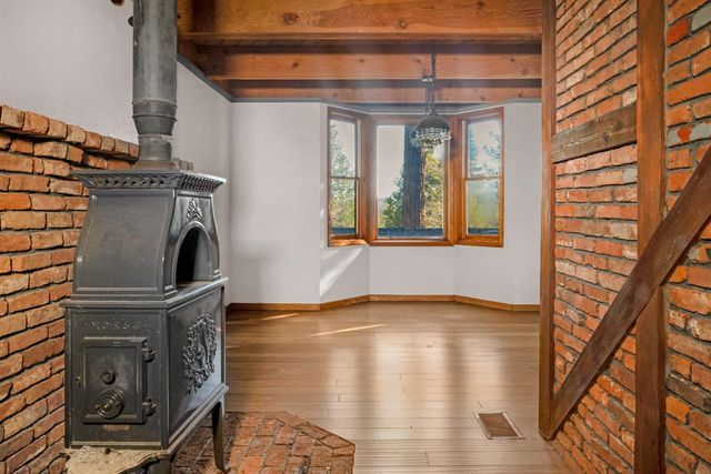 6770 Diamond Dr, Pollock Pines, CA 95726